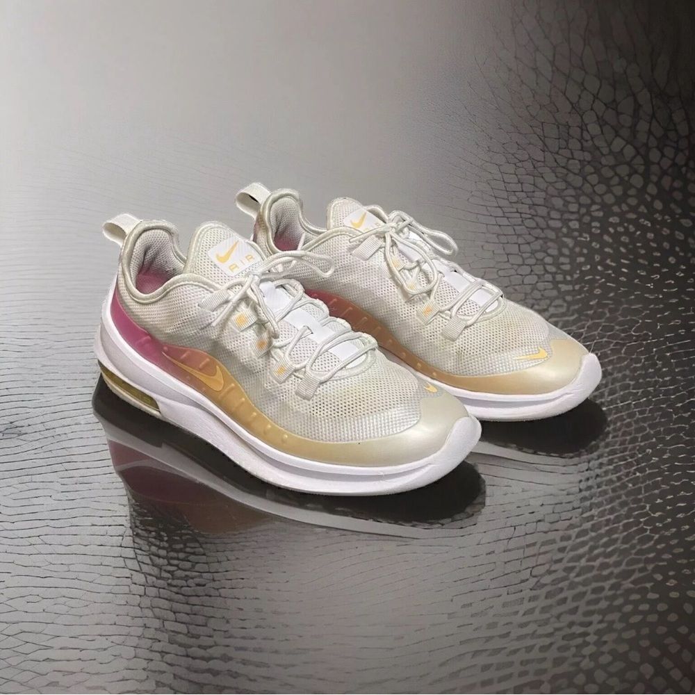Nike Air Max Axis White / Pink Women's Running Shoes Size 8.5M